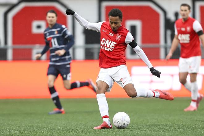 开创属于自 开创属于自