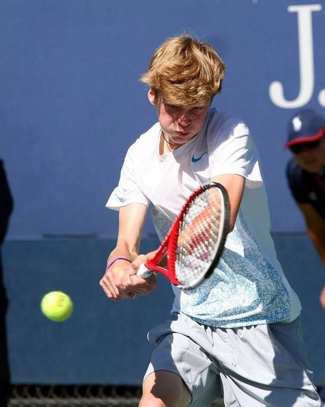 有着天然的 有着天然的