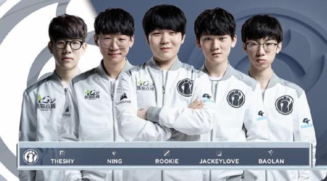 三人篮球的 三人篮球的